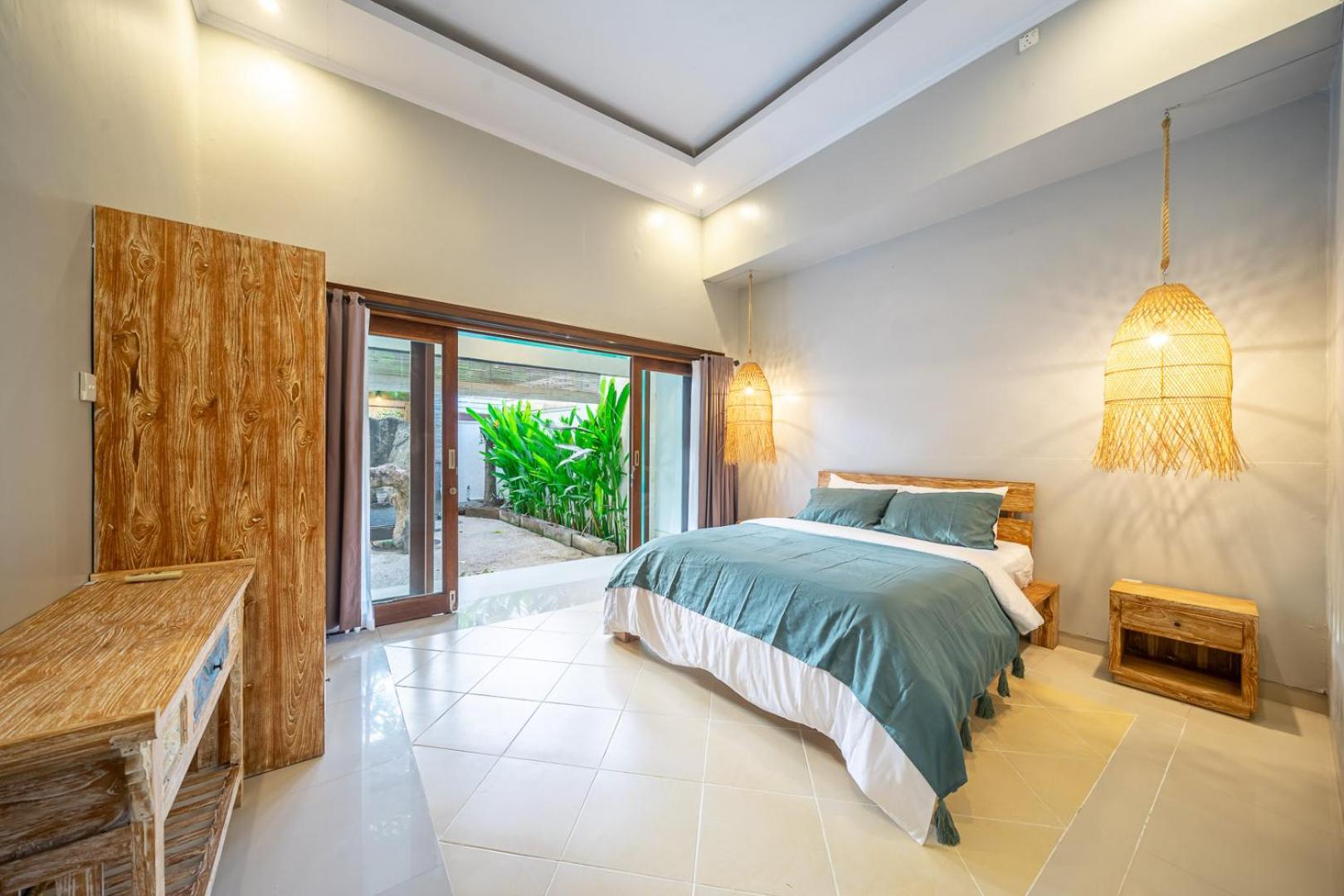 Q Lo 1 , * Seminyak (Bali)